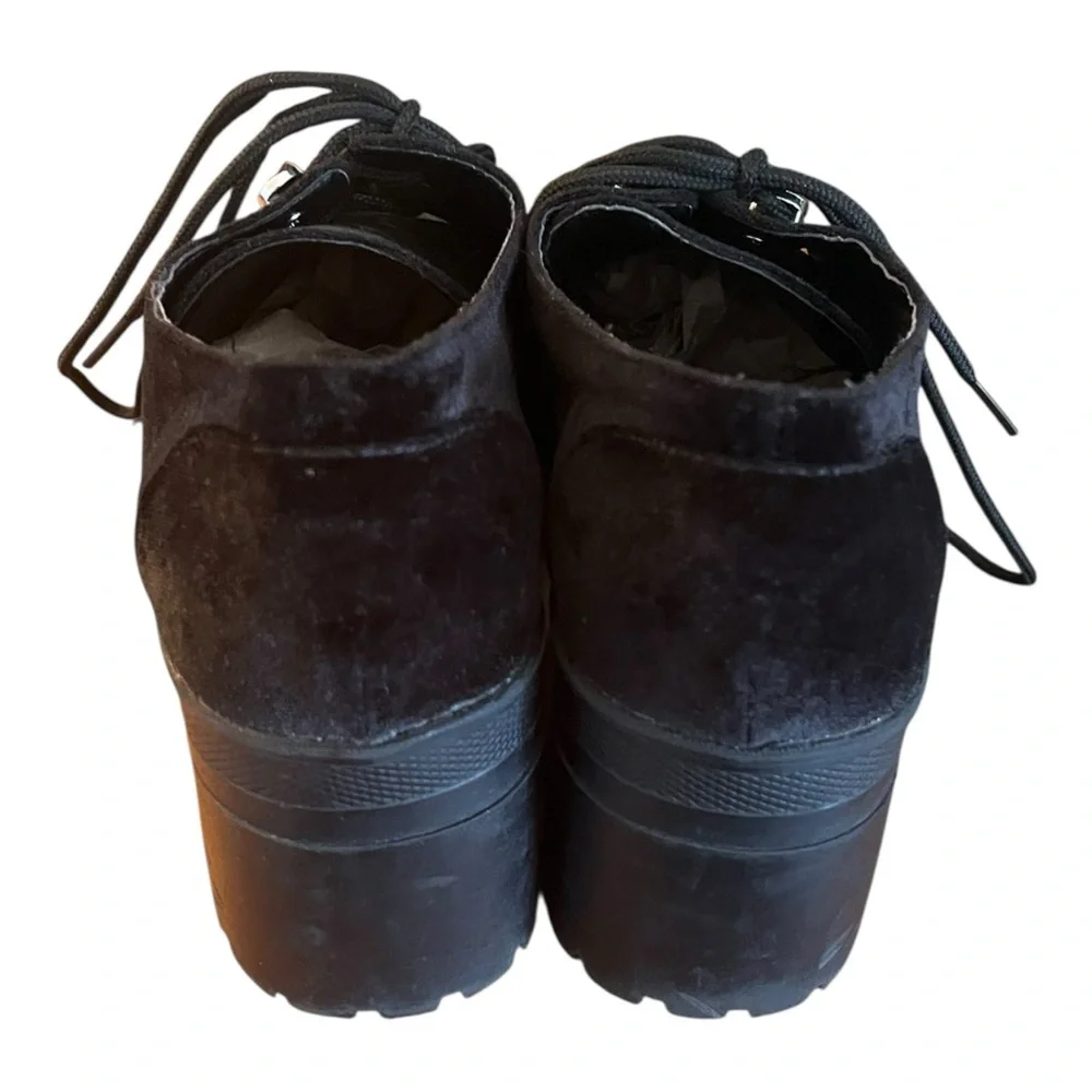 Urban Outfitters Black Velvet Platform Lace-Up Oxfords